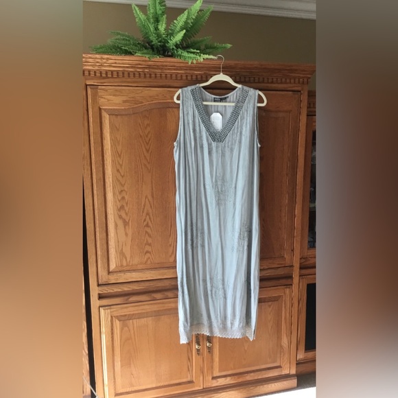 Long sleeveless dress - Picture 1 of 3
